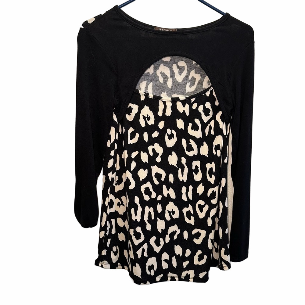 Filly Flair Leopard Print Cutout Top Blouse Size Small